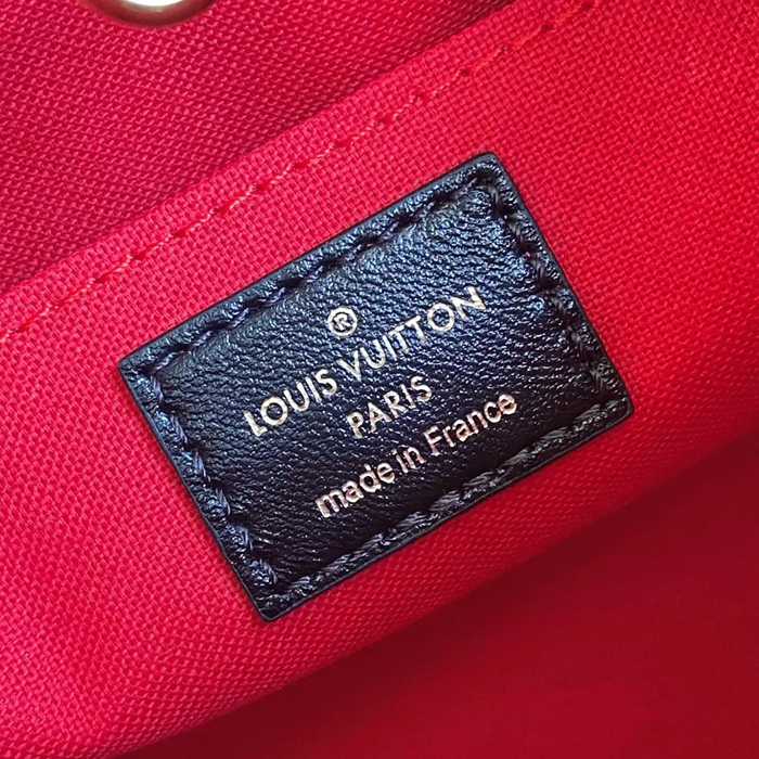 LOUIS VUITTON M46839 キャンバス モノグラム 斜め掛けバッグ レディース斜め掛け 18x15x8.5cm サイズ:18x15x8.5cm