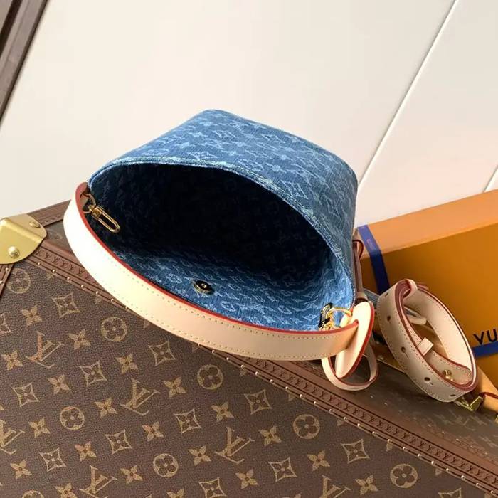 LOUIS VUITTON M28107 牛皮 配色 デニム 斜め掛けバッグ レディース斜め掛け 18x16x12cm サイズ:18x16x12cm