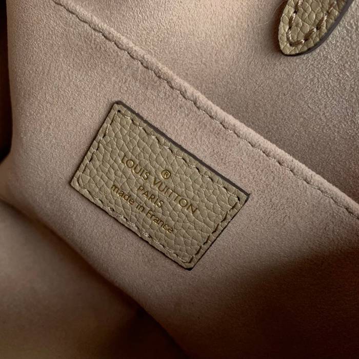 LOUIS VUITTON M47054 モノグラム 斜め掛けバッグ レディース斜め掛け 18x15x8.5cm サイズ:18x15x8.5cm
