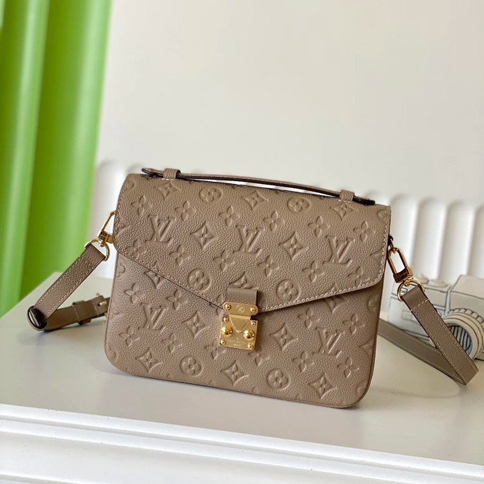 LOUIS VUITTON M44881 斜め掛けバッグ 斜め掛け サイズ:25.0x19.0x7.0cm