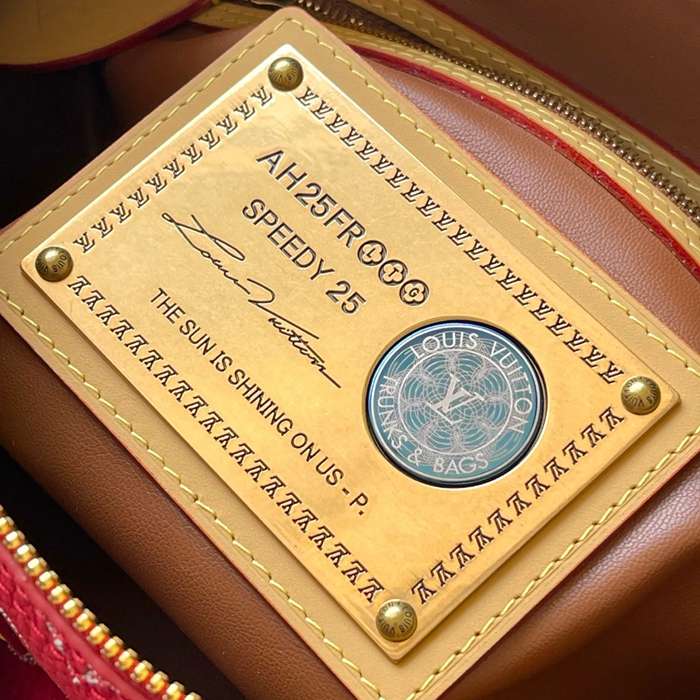 LOUIS VUITTON M24425 斜め掛けバッグ 斜め掛け手提げ サイズ:25.0x15.0x15.0cm