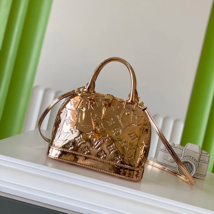 LOUIS VUITTON M27037 漆皮 斜め掛けバッグ 斜め掛け手提げ サイズ:23.5x17.5x11.5cm