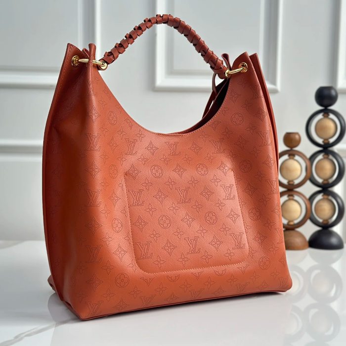LOUIS VUITTON M53188 牛皮 ブラウン ショルダーバッグ レディースショルダー 40x35x17cm サイズ:40x35x17cm