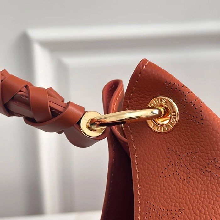 LOUIS VUITTON M53188 牛皮 ブラウン ショルダーバッグ レディースショルダー 40x35x17cm サイズ:40x35x17cm