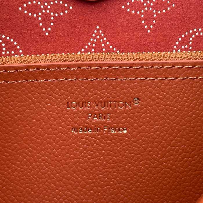 LOUIS VUITTON M53188 牛皮 ブラウン ショルダーバッグ レディースショルダー 40x35x17cm サイズ:40x35x17cm