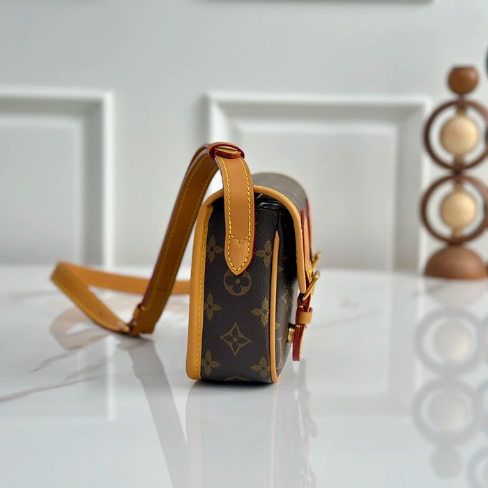 LOUIS VUITTON M26805 牛皮 モノグラム 斜め掛けバッグ レディース斜め掛け サイズ:19.5x15.0x6.0cm