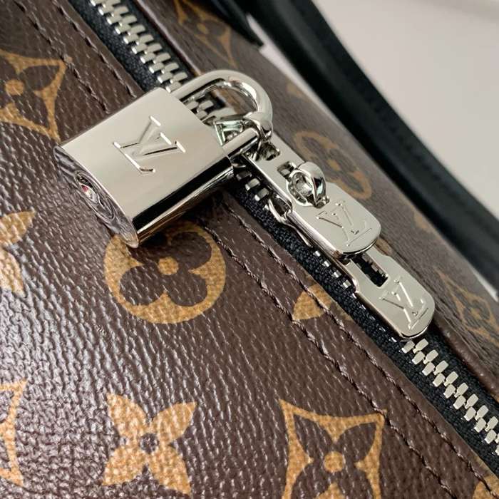 LOUIS VUITTON M12243 キャンバス モノグラム ショルダーバッグ レディースショルダーチェーン 30x21x17cm サイズ:30x21x17cm