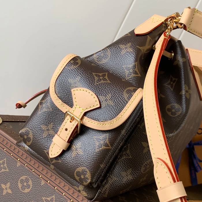 LOUIS VUITTON M26040 キャンバス モノグラム 斜め掛けバッグ レディース斜め掛けリュック 36x24x18cm サイズ:36x24x18cm