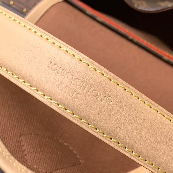 LOUIS VUITTON M26040 キャンバス モノグラム 斜め掛けバッグ レディース斜め掛けリュック 36x24x18cm サイズ:36x24x18cm