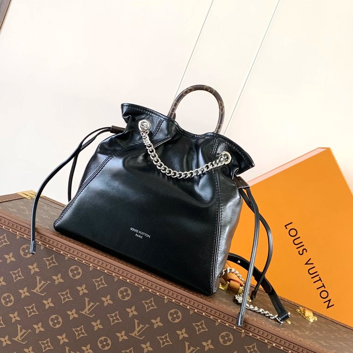 LOUIS VUITTON M25522 羊皮 リュックサック ショルダーリュックチェーン 25x24x10cm サイズ:25x24x10cm