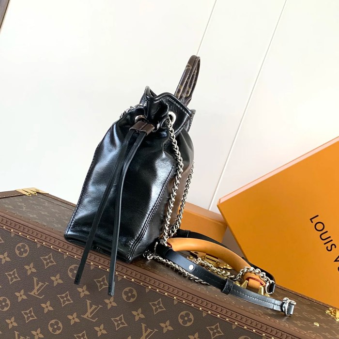 LOUIS VUITTON M25522 羊皮 リュックサック ショルダーリュックチェーン 25x24x10cm サイズ:25x24x10cm