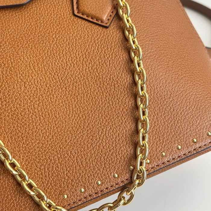 LOUIS VUITTON M29091 牛皮 斜め掛けバッグ レディース斜め掛けチェーン 22x19x11cm サイズ:22x19x11cm