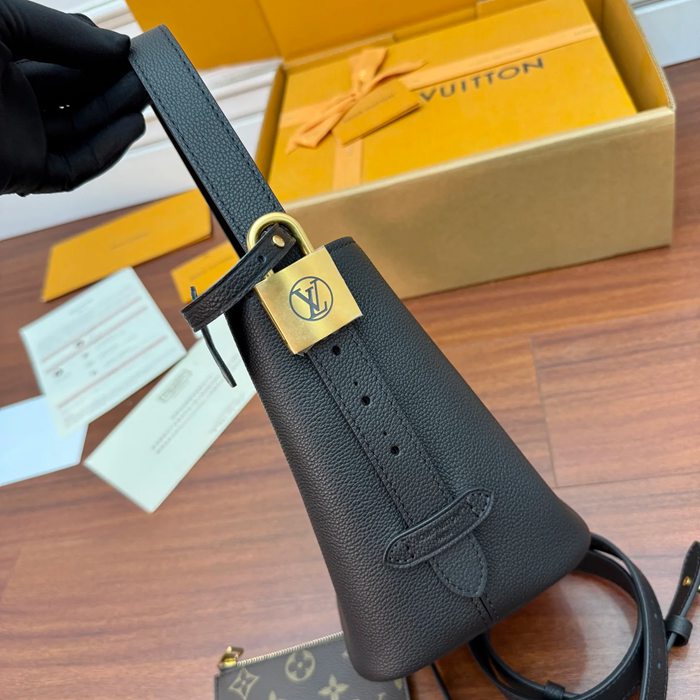LOUIS VUITTON M25543 ボックスレザー 斜め掛けバッグ レディース斜め掛け 18x16x12cm サイズ:18x16x12cm