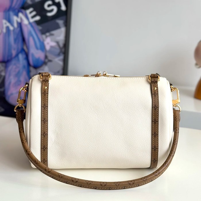 LOUIS VUITTON M29392 牛皮 モノグラム キャンバス 斜め掛けバッグ レディース斜め掛け 26x17x13.5cm サイズ:26x17x13.5cm