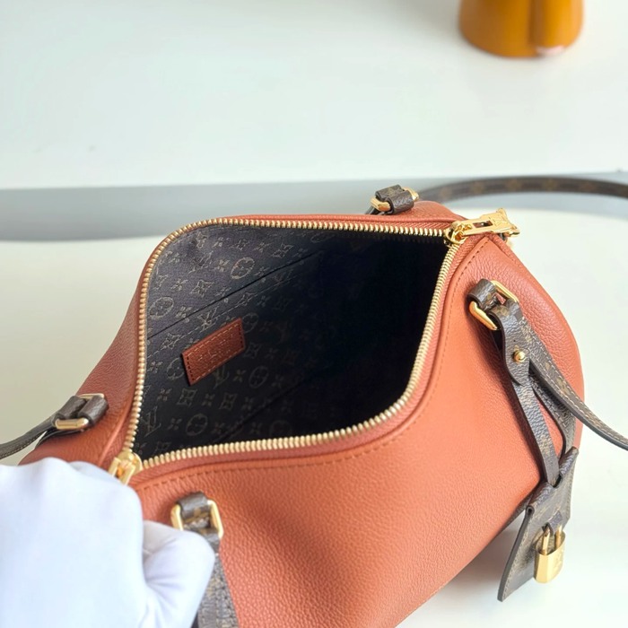 LOUIS VUITTON M29428 牛皮 モノグラム キャンバス 斜め掛けバッグ レディース斜め掛け手提げ 26x17x13.5cm サイズ:26x17x13.5cm
