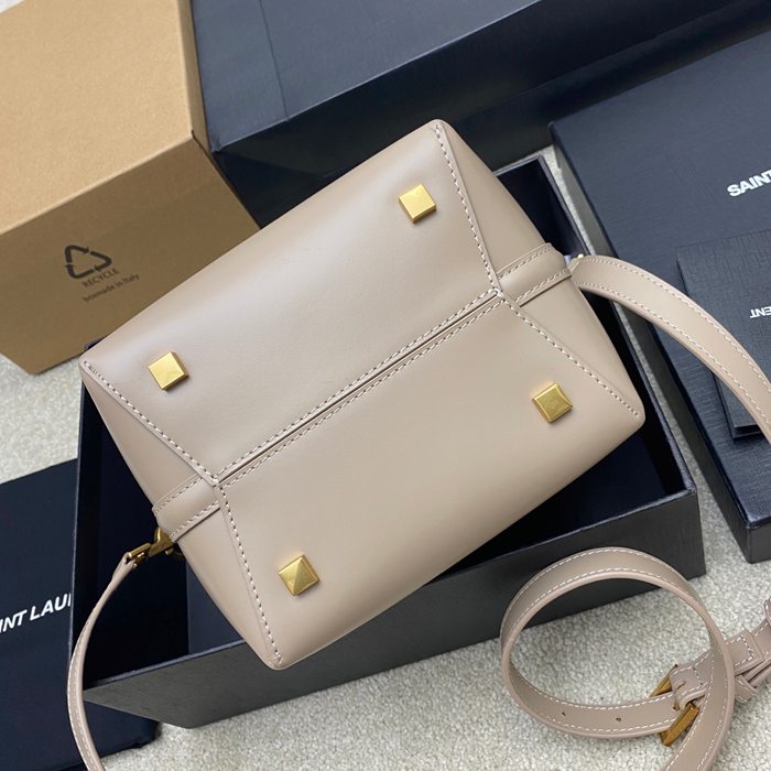 SAINT LAURENT 749036 カーフレザー、カーフ ブラック、ゴールド バケツバッグ クラシック 20x17x13cm サイズ:20x17x13cm