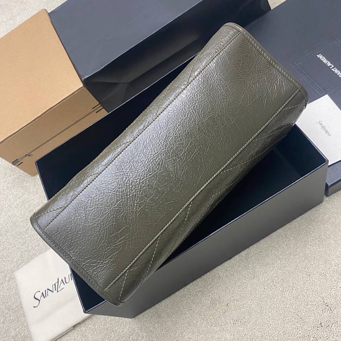SAINT LAURENT 871151 カーフレザー ブラック、グリーン、ゴールド ハンドバッグ チェーン、ニキ、大 33x27x14cm サイズ:33x27x14cm