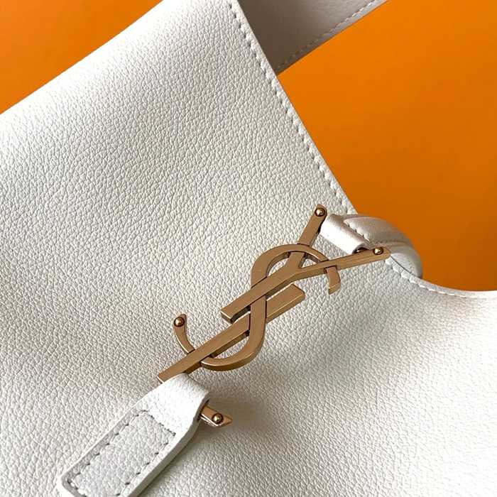 SAINT LAURENT 713938 ショルダーバッグ、脇下バッグ クラシック 22x22x10cm サイズ:22x22x10cm