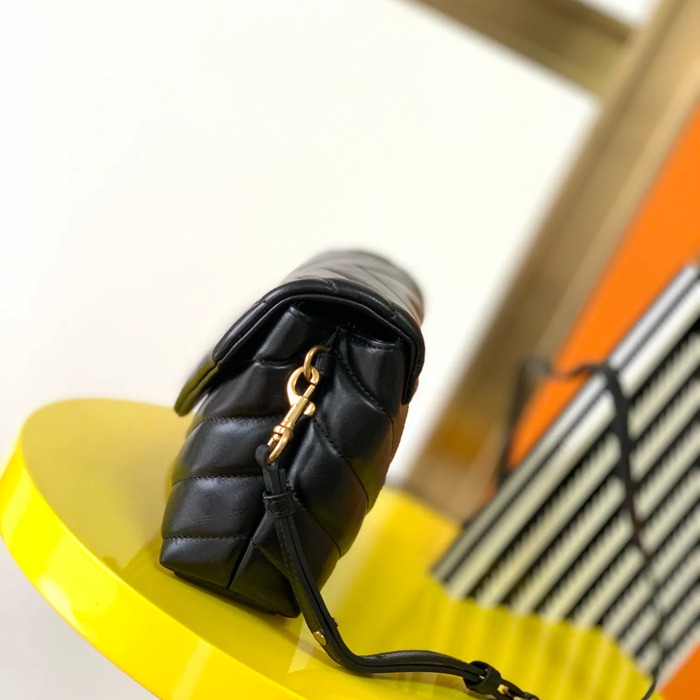 SAINT LAURENT 467072 カーフレザー 斜め掛けバッグ ミニ、クラシック 20x14cm サイズ:20x14cm
