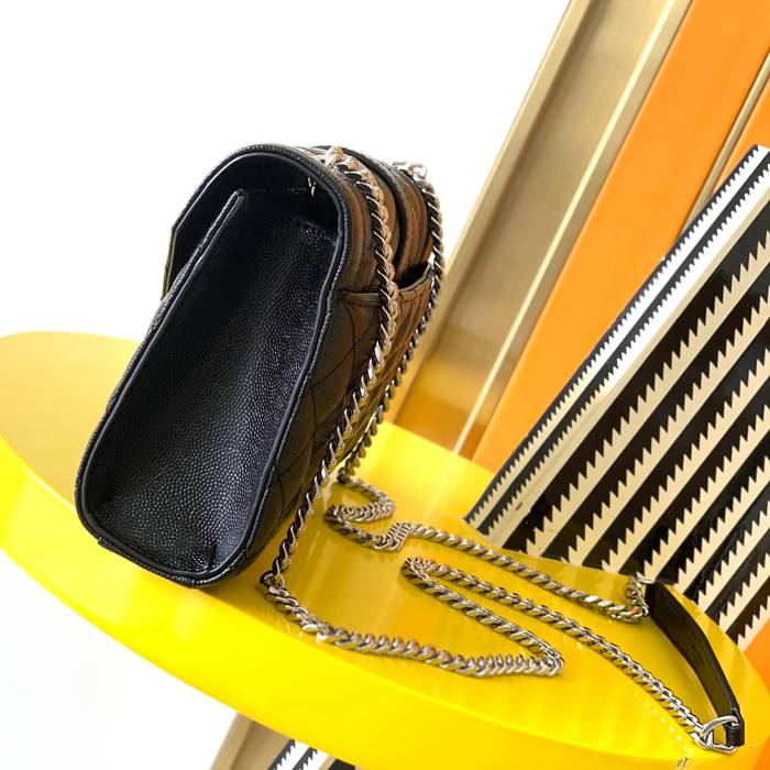 SAINT LAURENT 526286 カーフレザー 斜め掛けバッグ、封筒バッグ 封筒、ベッキー、クラシック 21x13cm サイズ:21x13cm
