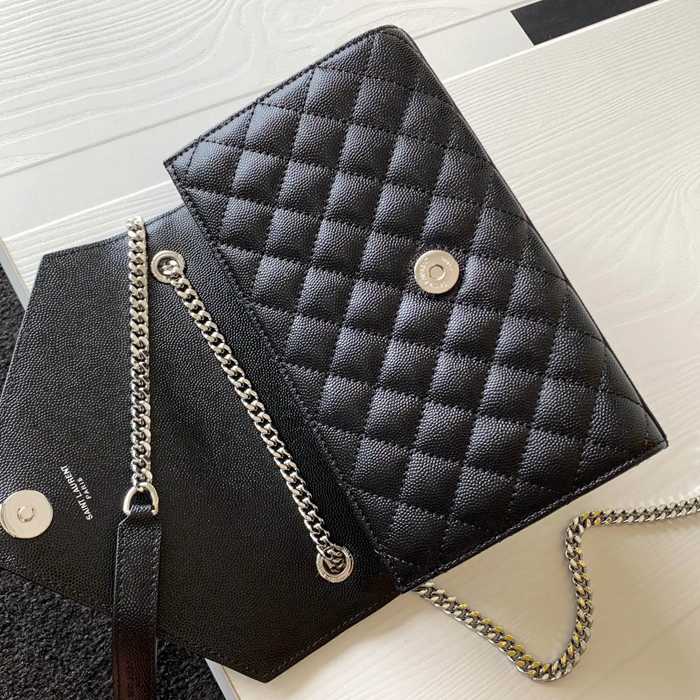 SAINT LAURENT 526286 カーフレザー 斜め掛けバッグ、封筒バッグ 封筒、ベッキー、クラシック 21x13cm サイズ:21x13cm