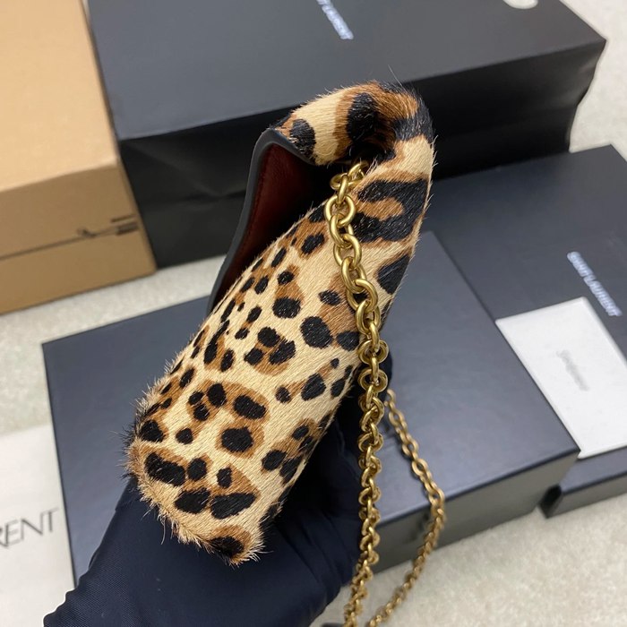 SAINT LAURENT 829271 ラムレザー、ホースヘア ゴールド、レオパード、ホースヘア 斜め掛けバッグ、ハンドバッグ、封筒バッグ 封筒 19x12cm サイズ:19x12cm