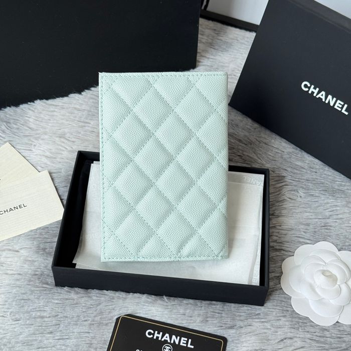 CHANEL AP3197 クラシックパスポートケース カヴィア粒革 サイズ:14.5x10.5cm