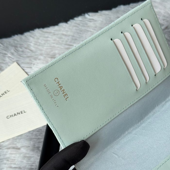 CHANEL AP3197 クラシックパスポートケース カヴィア粒革 サイズ:14.5x10.5cm