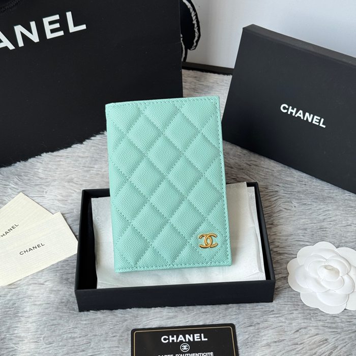 CHANEL AP3197 クラシックパスポートケース カヴィア粒革 サイズ:14.5x10.5cm