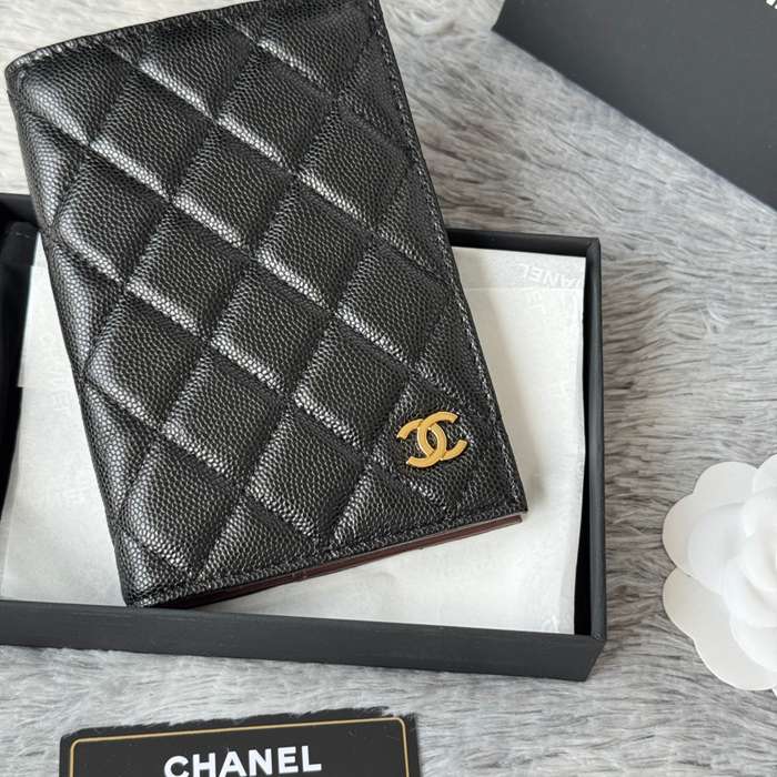 CHANEL AP3197 クラシックパスポートケース カヴィア粒革 サイズ:14.5x10.5cm