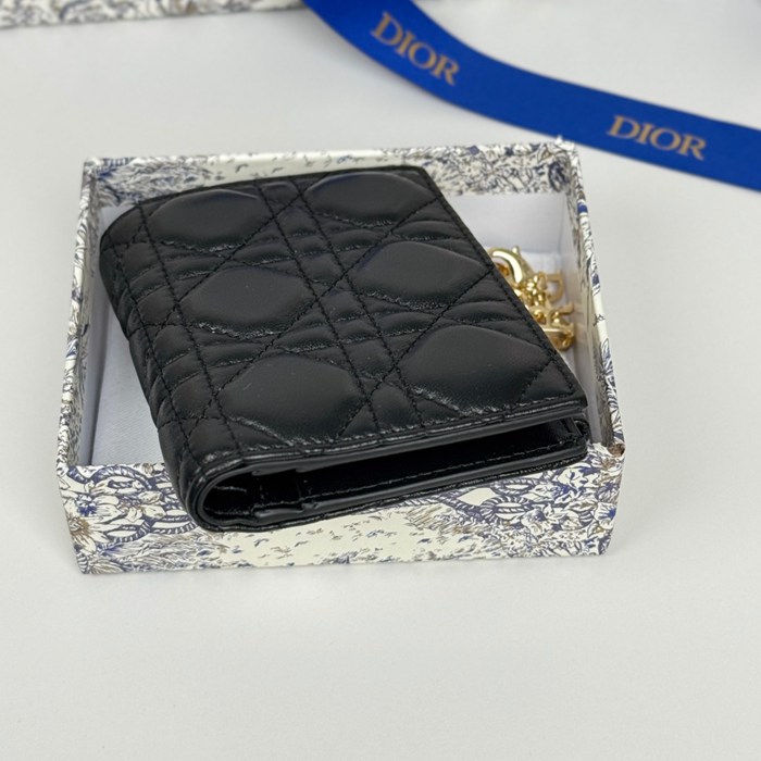 DIOR S6037UBHZ カロ?ダリア 長財布 藤編みラム革 サイズ:11.5x9cm