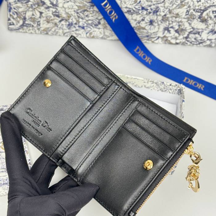 DIOR S6037UBHZ カロ?ダリア 長財布 藤編みラム革 サイズ:11.5x9cm