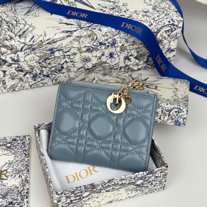 DIOR S6037UBHZ カロ?ダリア 長財布 藤編みラム革 サイズ:11.5x9cm