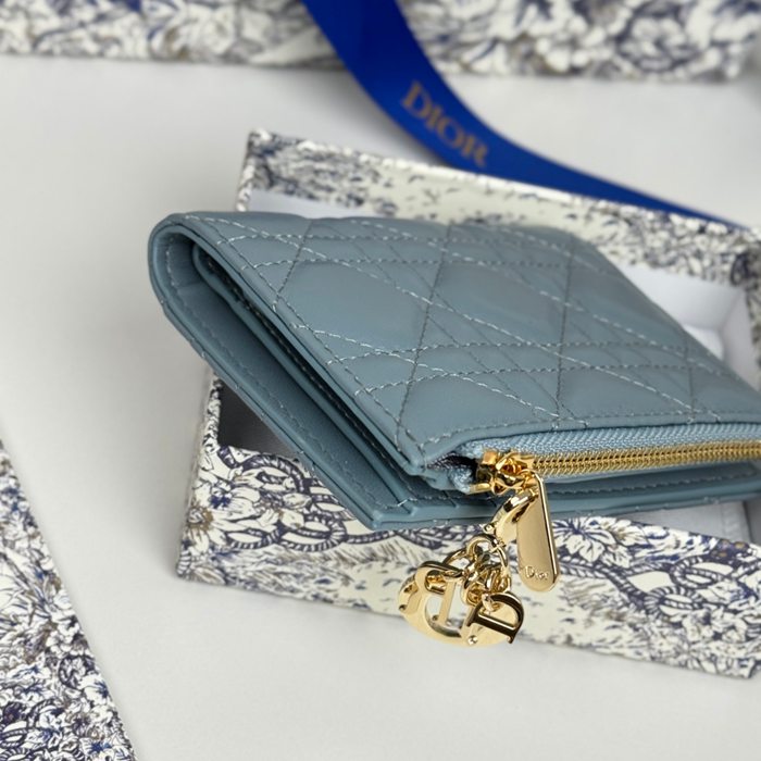 DIOR S6037UBHZ カロ?ダリア 長財布 藤編みラム革 サイズ:11.5x9cm