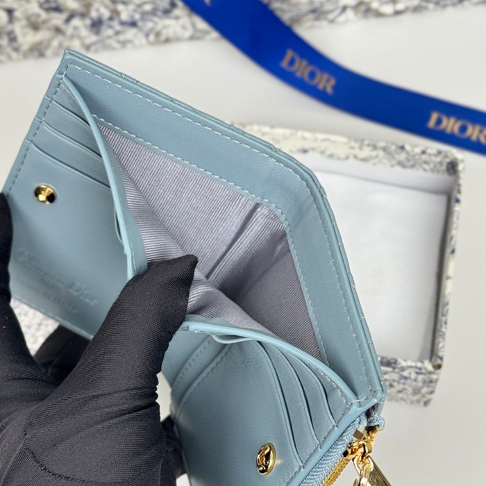 DIOR S6037UBHZ カロ?ダリア 長財布 藤編みラム革 サイズ:11.5x9cm