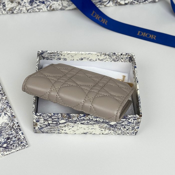 DIOR S6037UBHZ カロ?ダリア 長財布 藤編みラム革 サイズ:11.5x9cm