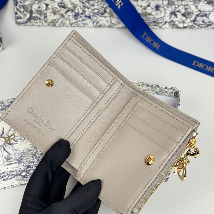 DIOR S6037UBHZ カロ?ダリア 長財布 藤編みラム革 サイズ:11.5x9cm