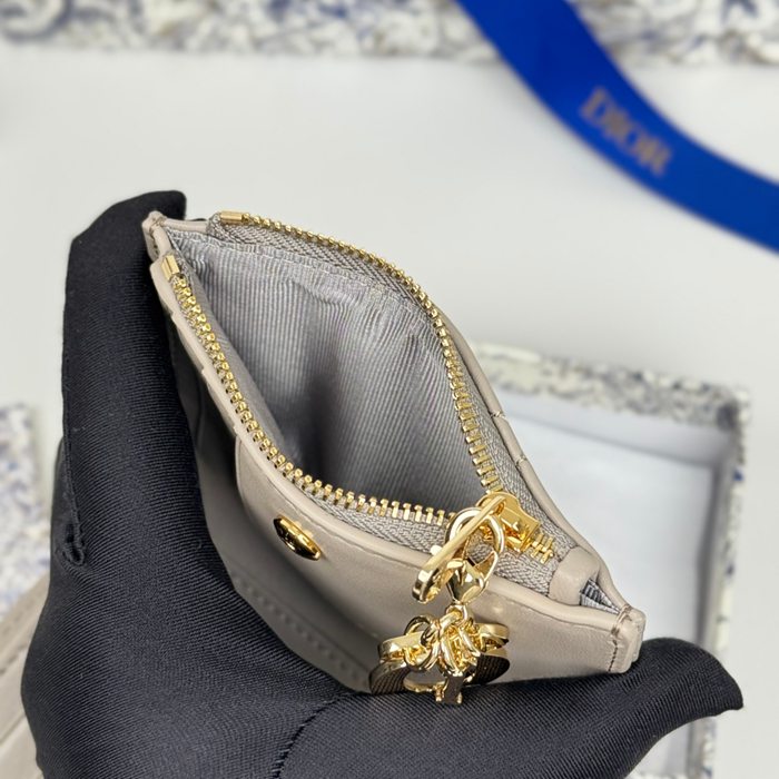 DIOR S6037UBHZ カロ?ダリア 長財布 藤編みラム革 サイズ:11.5x9cm