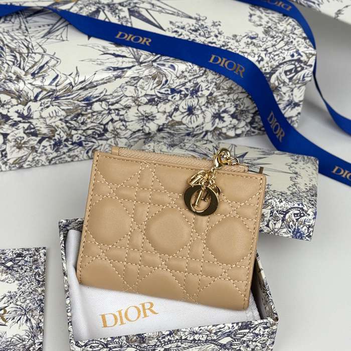 DIOR S6037UBHZ カロ?ダリア 長財布 藤編みラム革 サイズ:11.5x9cm