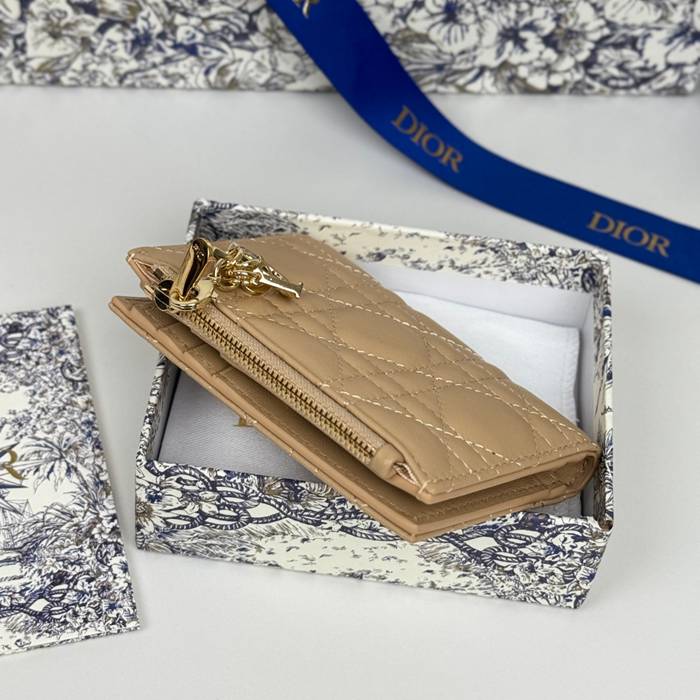 DIOR S6037UBHZ カロ?ダリア 長財布 藤編みラム革 サイズ:11.5x9cm