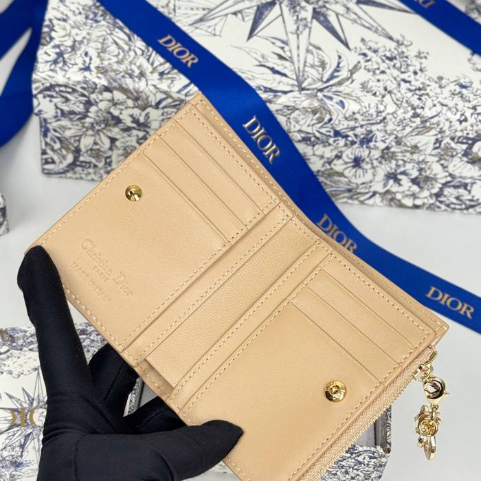 DIOR S6037UBHZ カロ?ダリア 長財布 藤編みラム革 サイズ:11.5x9cm