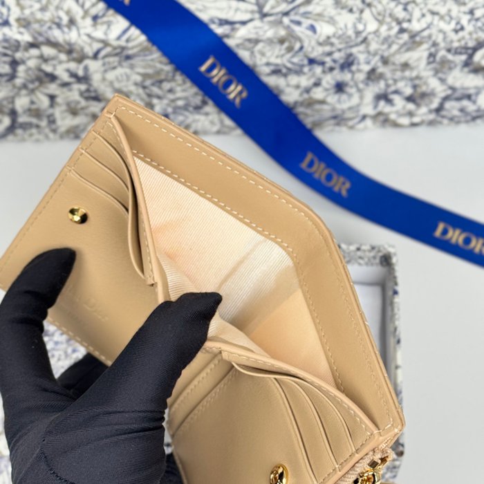 DIOR S6037UBHZ カロ?ダリア 長財布 藤編みラム革 サイズ:11.5x9cm