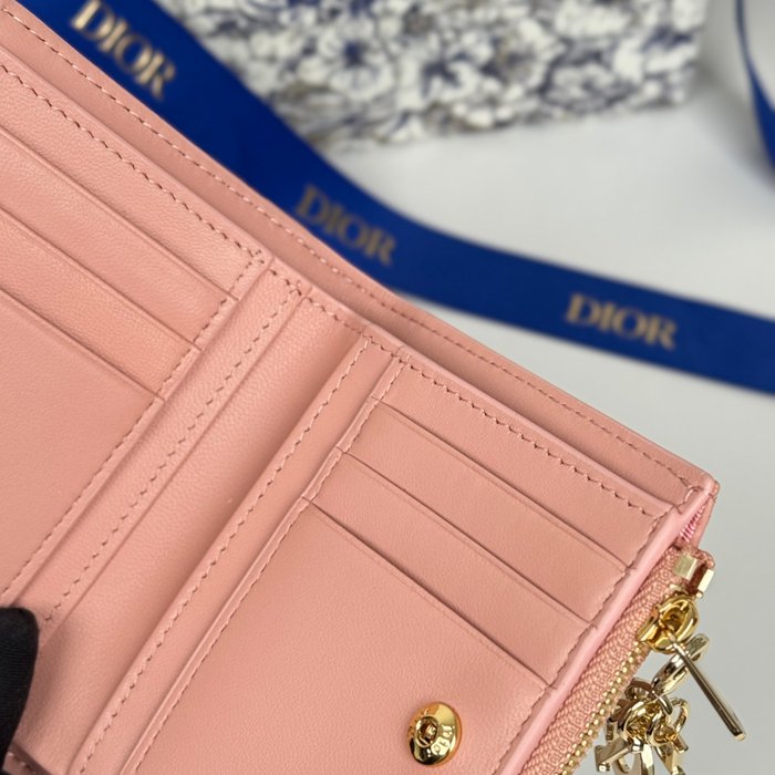 DIOR S6037UBHZ カロ?ダリア 長財布 藤編みラム革 サイズ:11.5x9cm