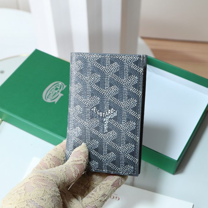 GOYARD 020234 パスポートケース サイズ:8x11cm