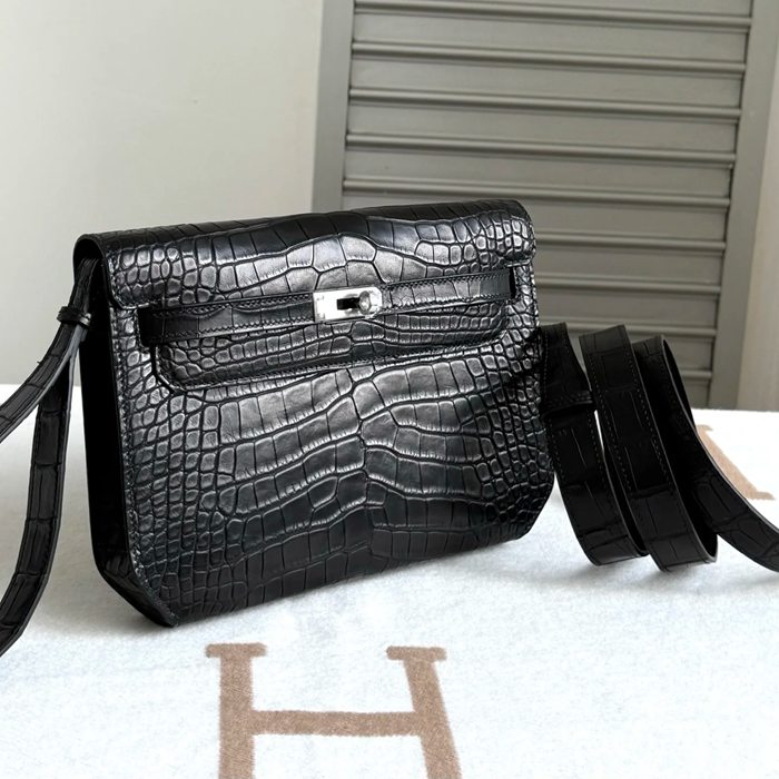 HERMES ケリー デペッシュ 25cm クラッチバッグ マットワニ腹皮 ブラック サイズ: