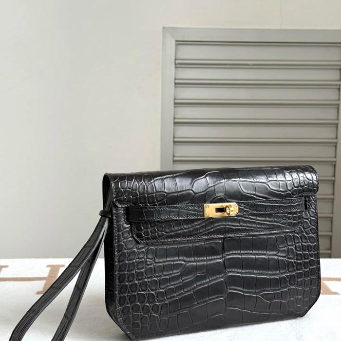 HERMES ケリー デペッシュ 25cm クラッチバッグ マットワニ腹皮 ブラック サイズ: