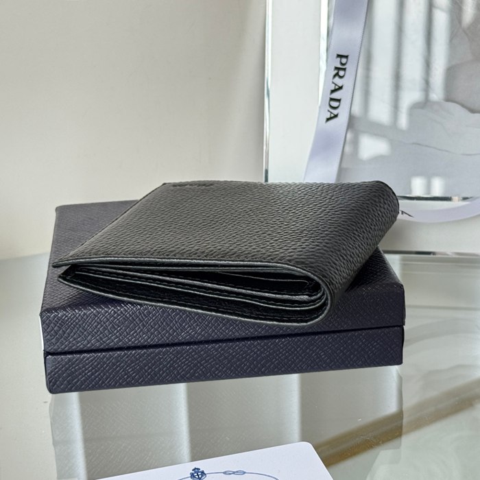 PRADA 2M0513 メンズ短財布 荔枝紋牛皮 サイズ:11x9.5cm