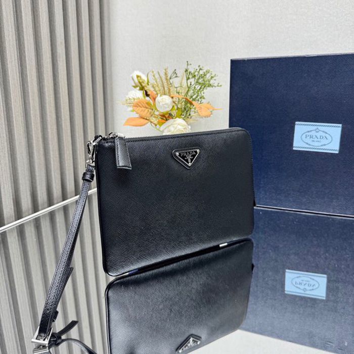 PRADA 2NH024 クラッチバッグ サフィアーノ十字紋 サイズ:24x17cm