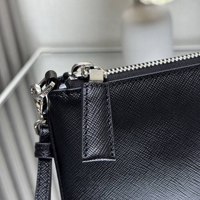 PRADA 2NH024 クラッチバッグ サフィアーノ十字紋 サイズ:24x17cm