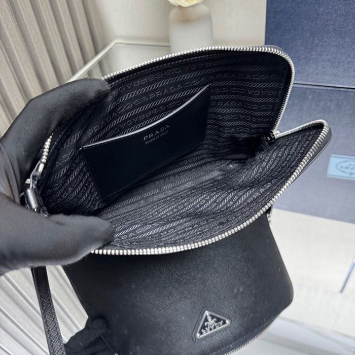 PRADA 2NH024 クラッチバッグ サフィアーノ十字紋 サイズ:24x17cm